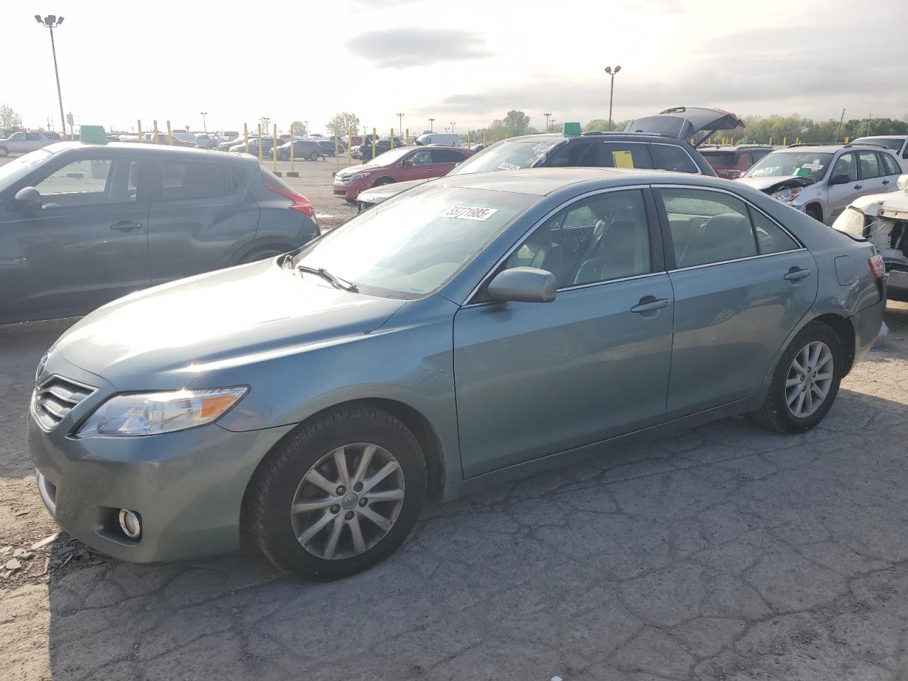 TOYOTA CAMRY BASE