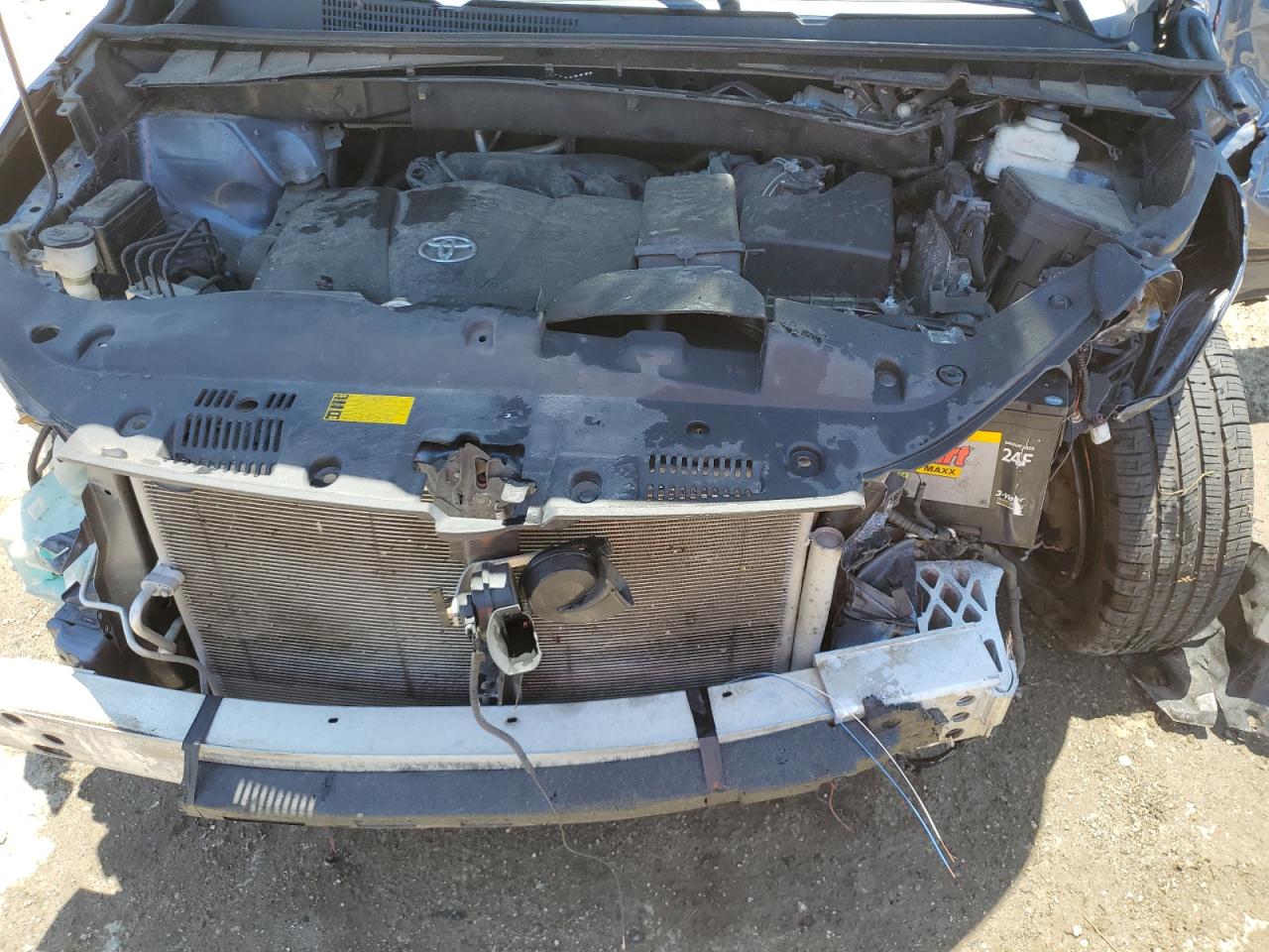 TOYOTA HIGHLANDER LE