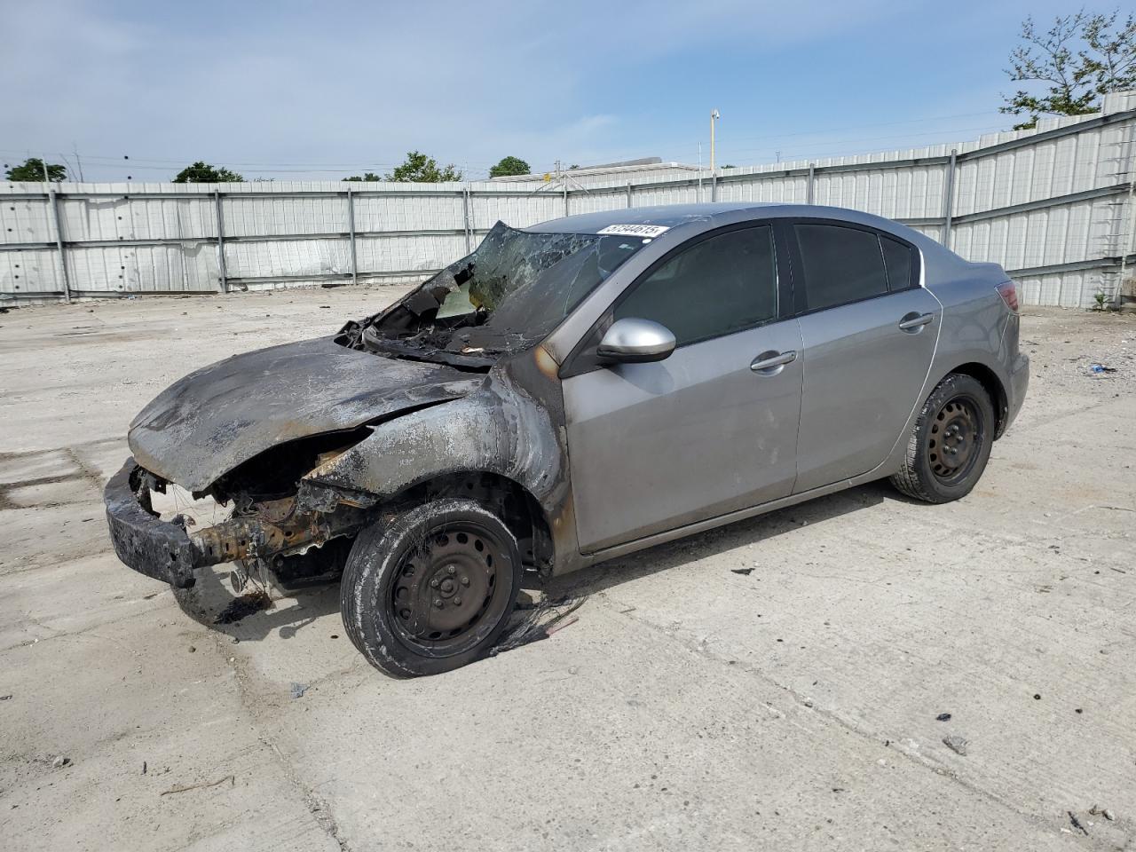 MAZDA 3 I