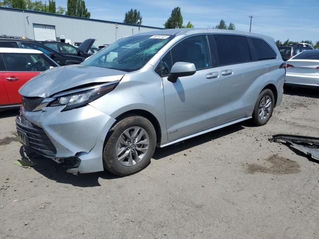 TOYOTA SIENNA LE