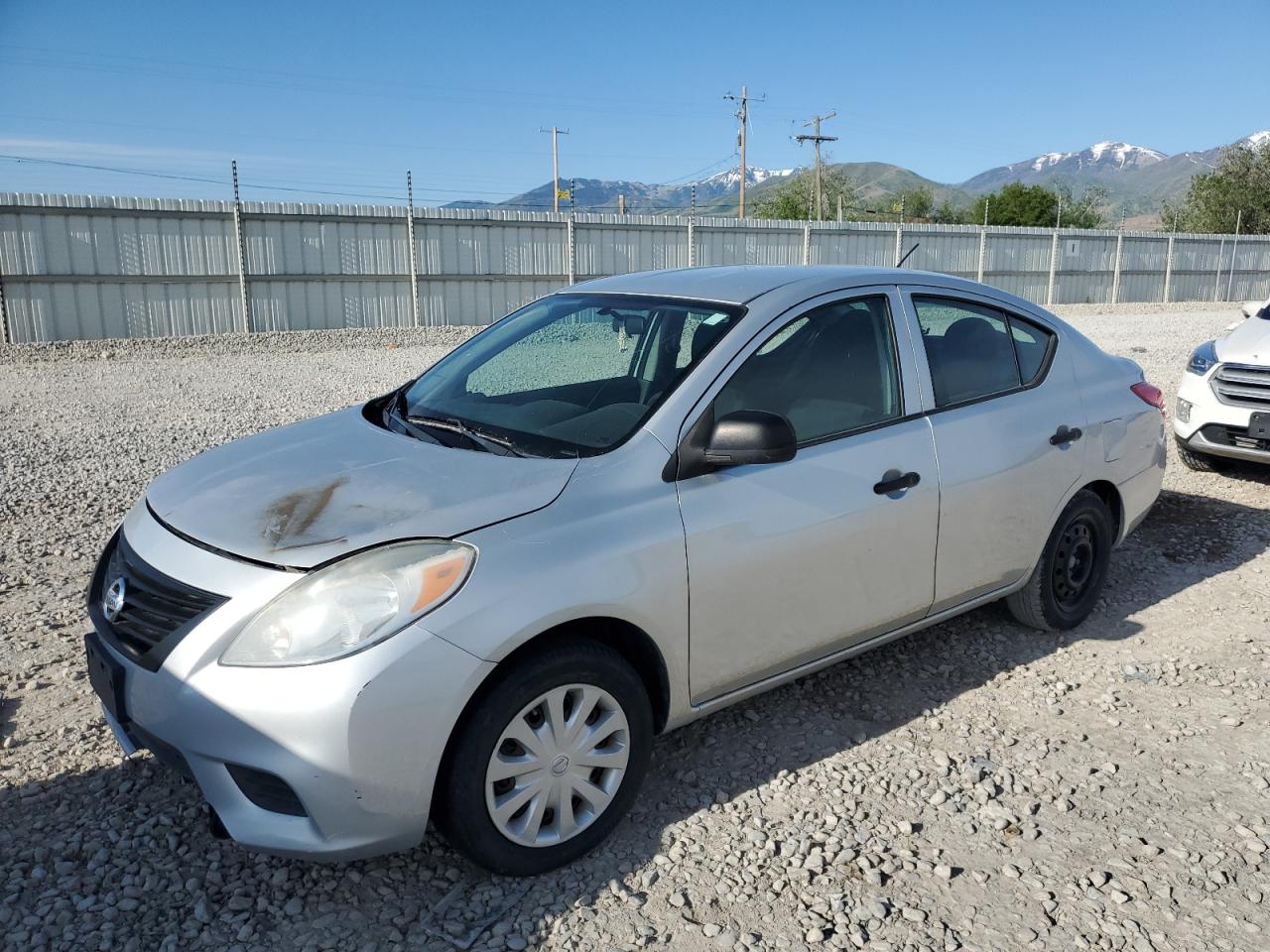 NISSAN VERSA S