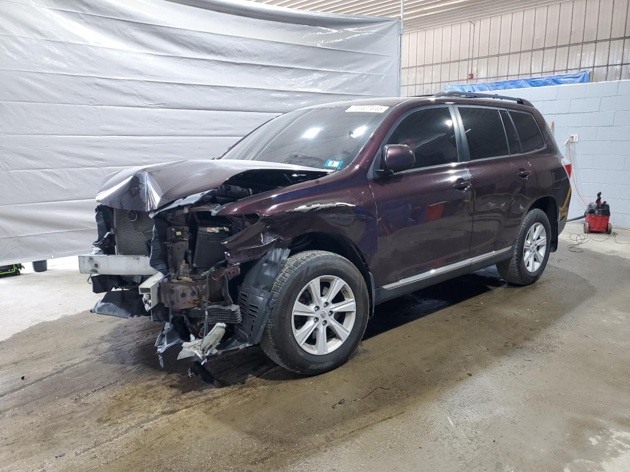 TOYOTA HIGHLANDER BASE