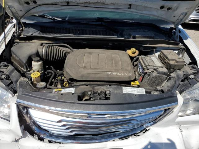 2015 CHRYSLER TOWN & COU - 2C4RC1BGXFR589555