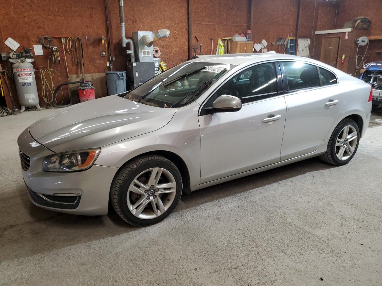 VOLVO S60 T5