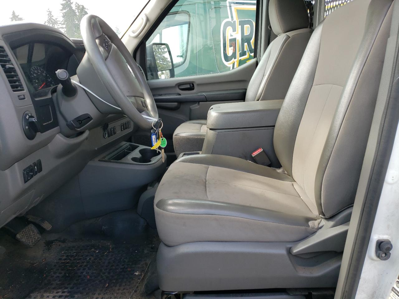 NISSAN NV2500 2500 S