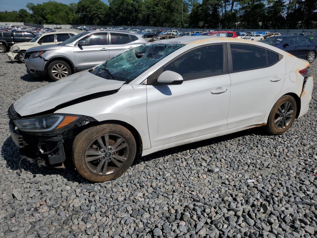 HYUNDAI ELANTRA SE