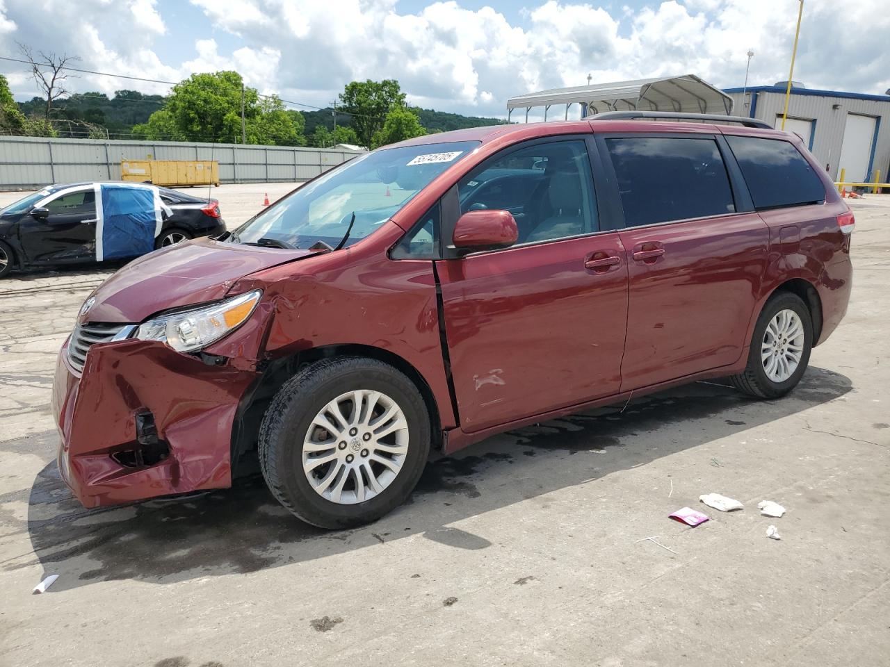 TOYOTA SIENNA XLE
