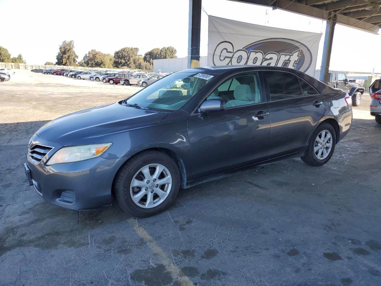 TOYOTA CAMRY BASE