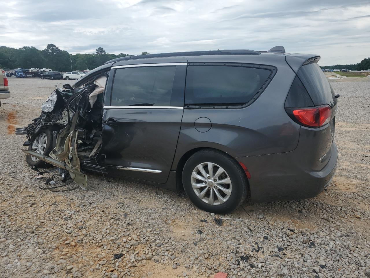 CHRYSLER PACIFICA TOURING L