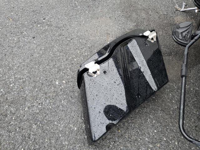 2010 HARLEY-DAVIDSON FLSTFB 1HD1JN518AB044977