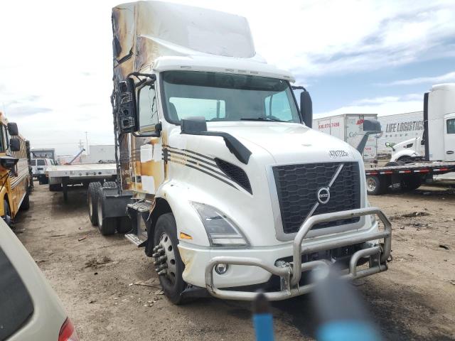 VOLVO VNR 2019 white  diesel 4V4WC9EH4KN244233 photo #1