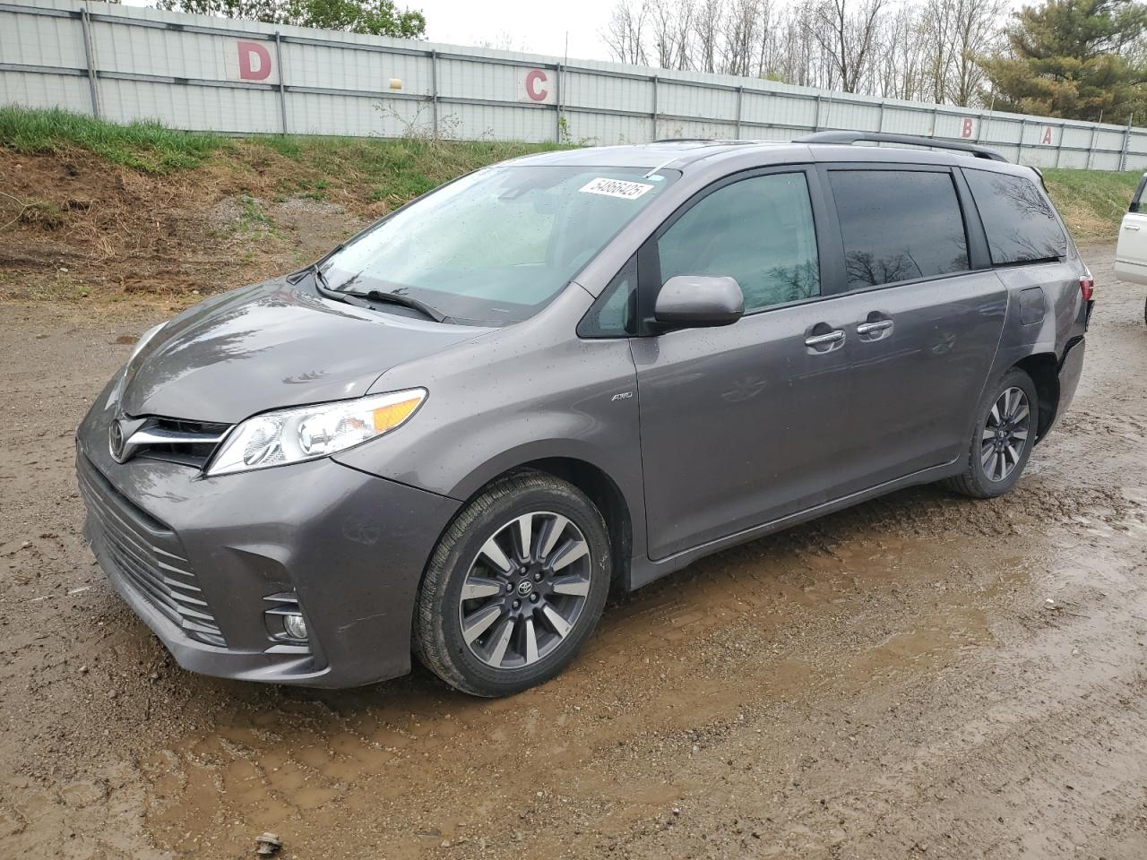 TOYOTA SIENNA XLE