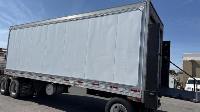 UTILITY 26 FT 2009 white   1UYVS128X9U802703 photo #4