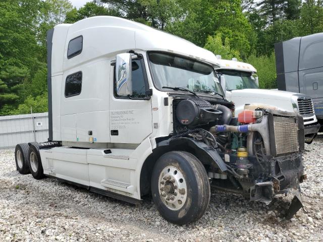 VOLVO VNL