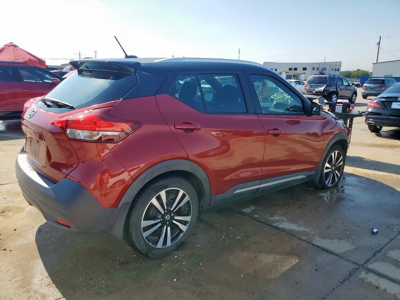 NISSAN KICKS S