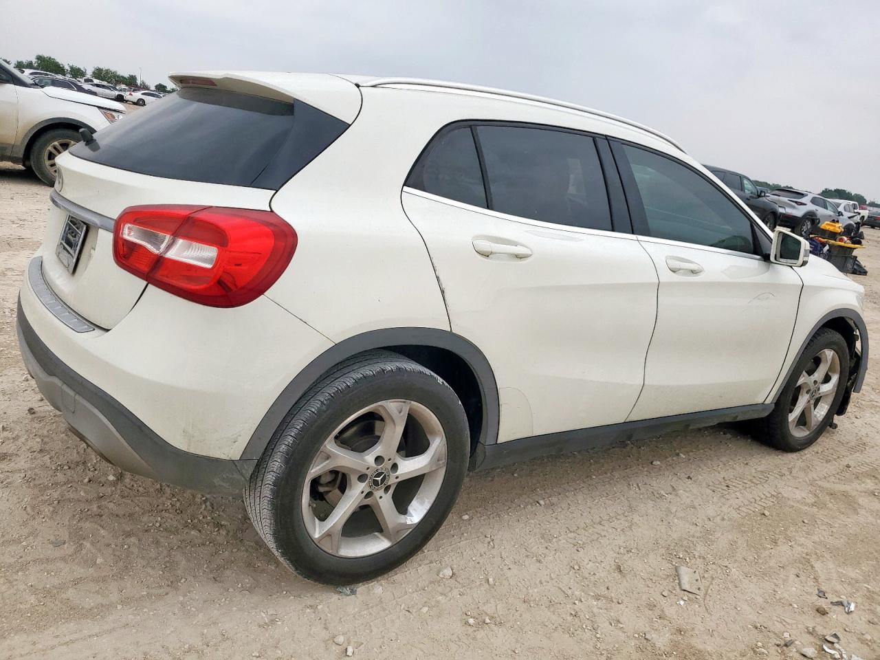 MERCEDES-BENZ GLA-CLASS 2018