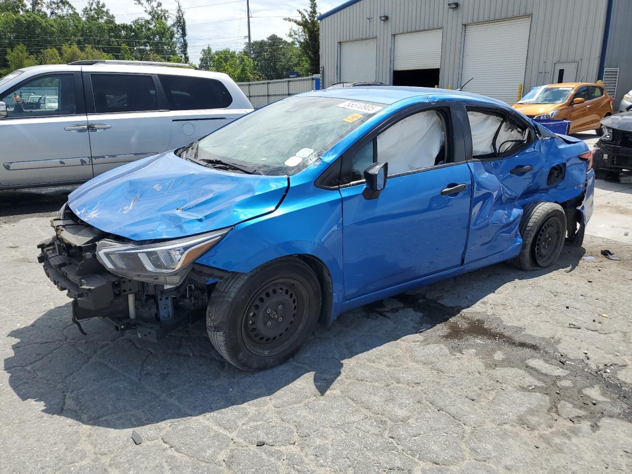 NISSAN VERSA S