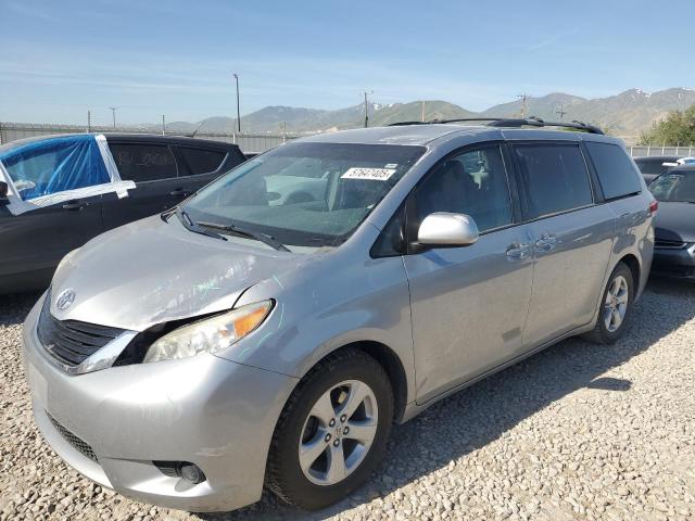 TOYOTA SIENNA LE