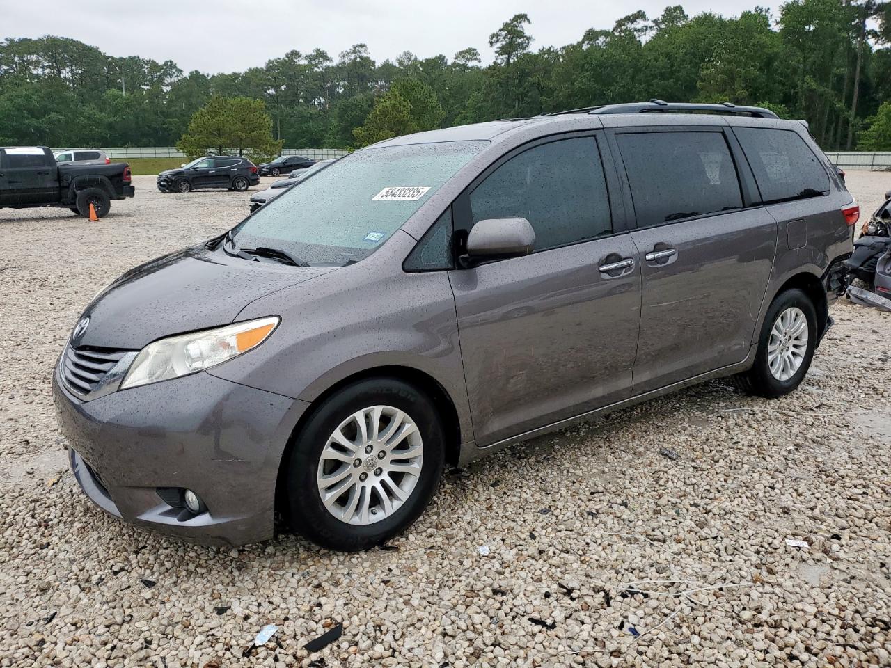 TOYOTA SIENNA XLE