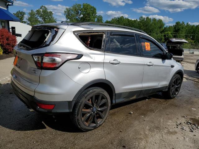 Vin: 1fmcu9g90hub98587, lot: 58199675, ford escape se 20173