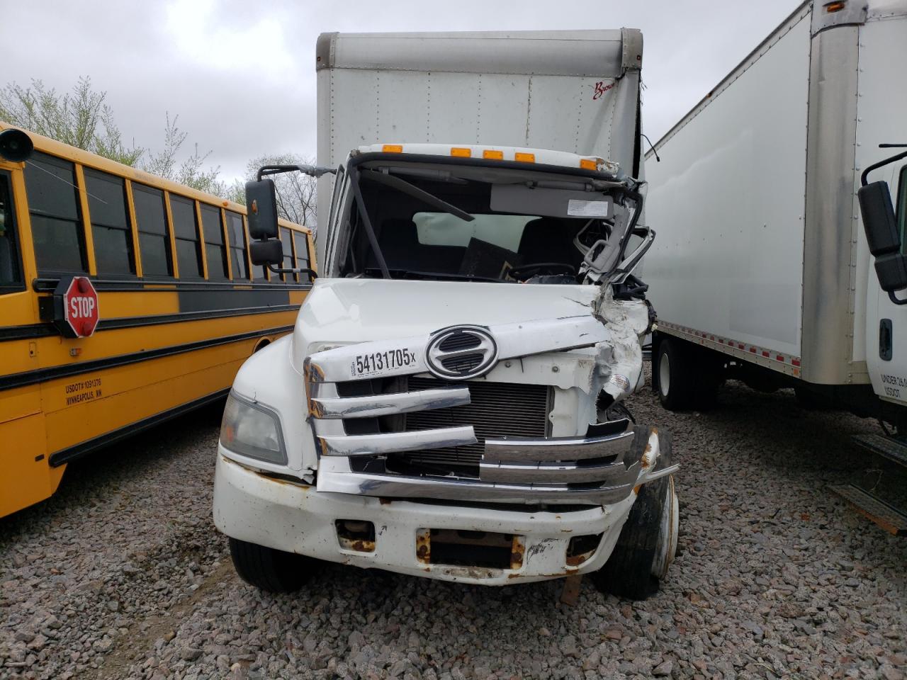 Lot #3281570398 2018 HINO 258/268