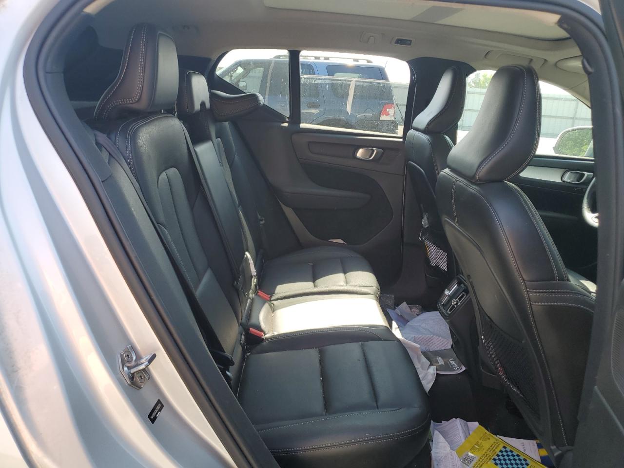 VOLVO XC40 T5 MOMENTUM