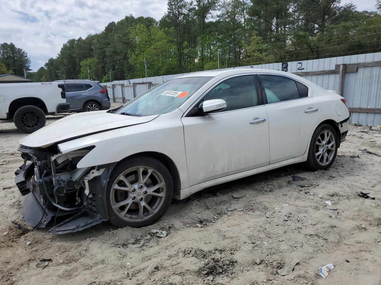 NISSAN MAXIMA S