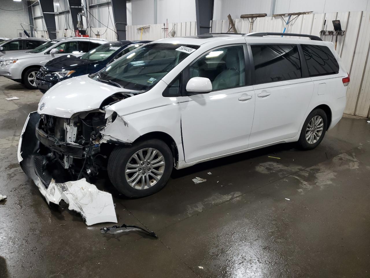 TOYOTA SIENNA XLE