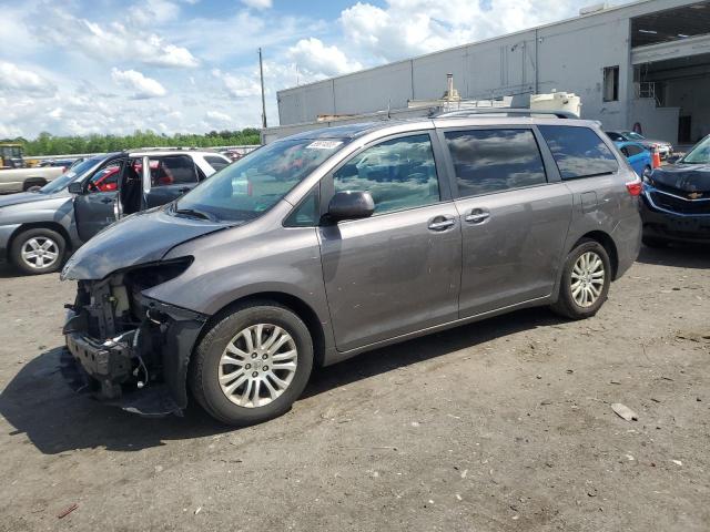 TOYOTA SIENNA XLE