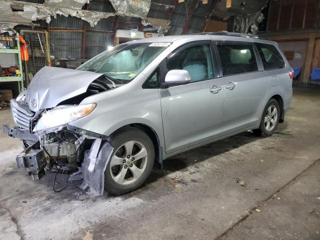 TOYOTA SIENNA LE