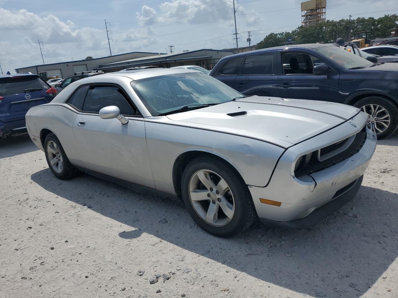 DODGE CHALLENGER SE