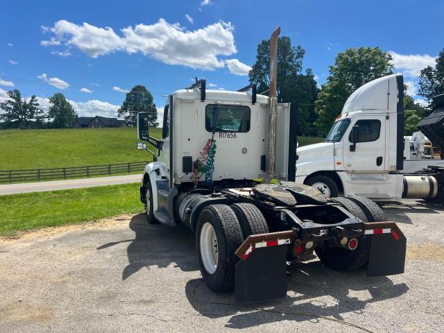 PETERBILT 579 2016 white tractor diesel 1XPBA48X1GD339611 photo #4