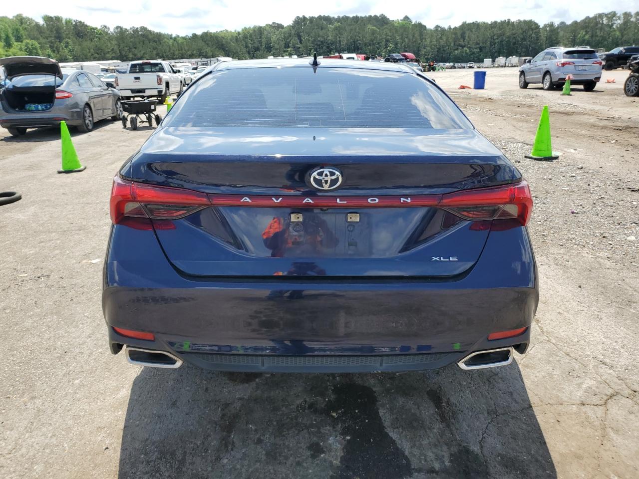 TOYOTA AVALON XLE