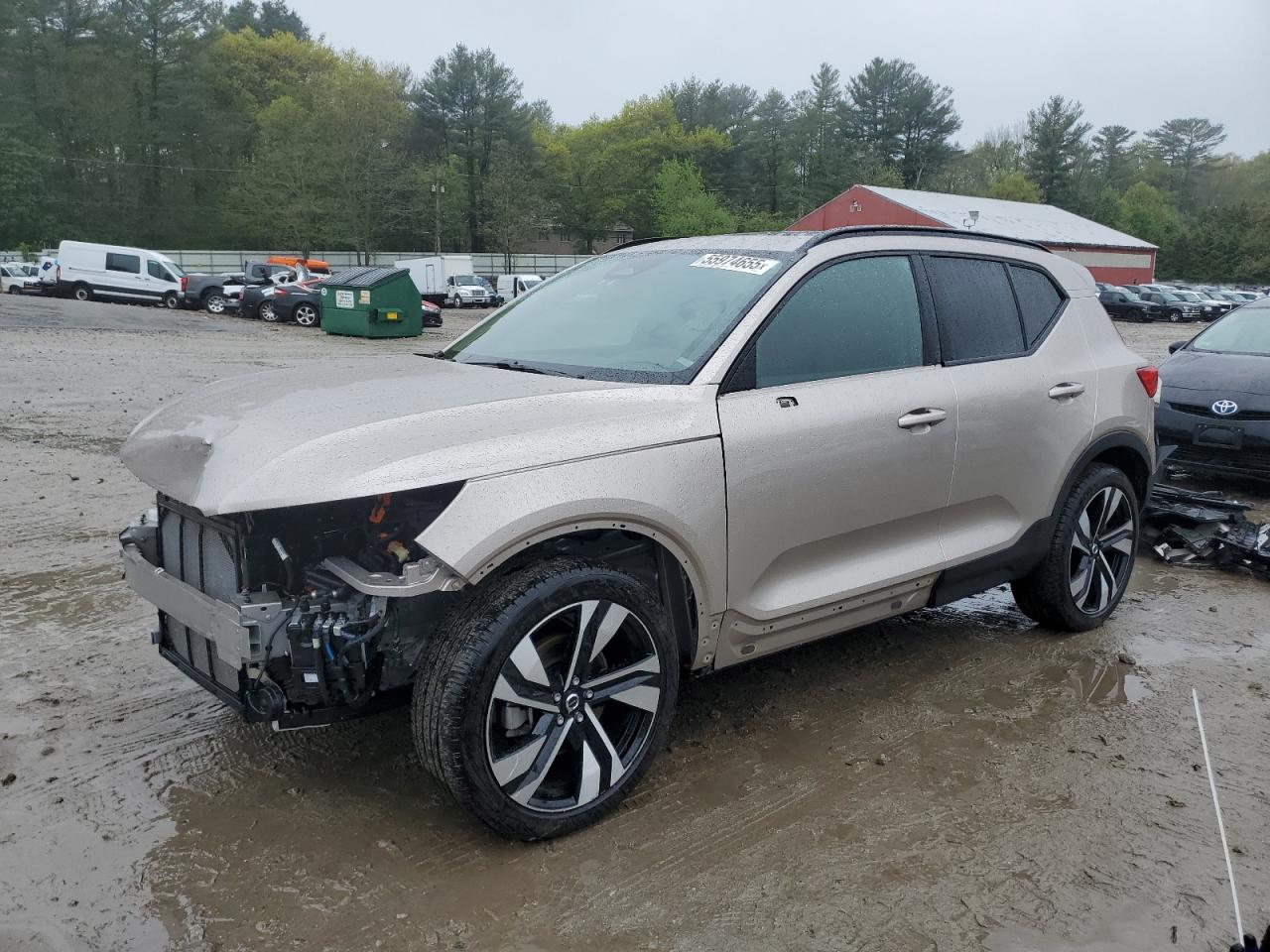 VOLVO XC40 PLUS