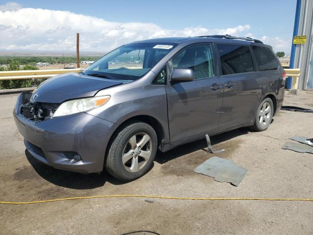 TOYOTA SIENNA LE
