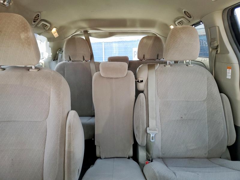 2017 TOYOTA SIENNA LE 5TDKZ3DC4HS853532