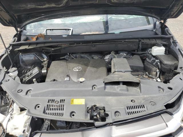 2019 TOYOTA HIGHLANDER SE 5TDJZRFH8KS958637