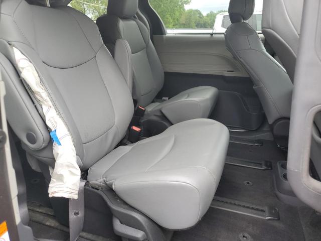 2024 TOYOTA SIENNA XLE 5TDJSKFC8RS134633