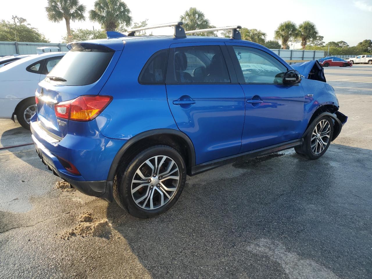 MITSUBISHI OUTLANDER ES