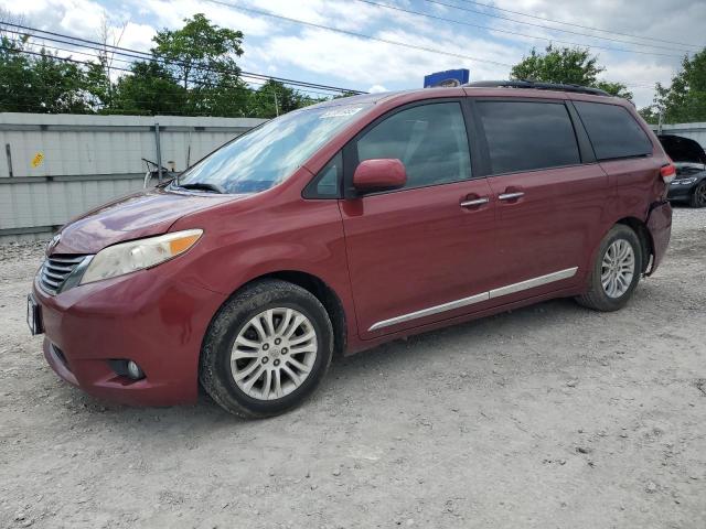 TOYOTA SIENNA XLE