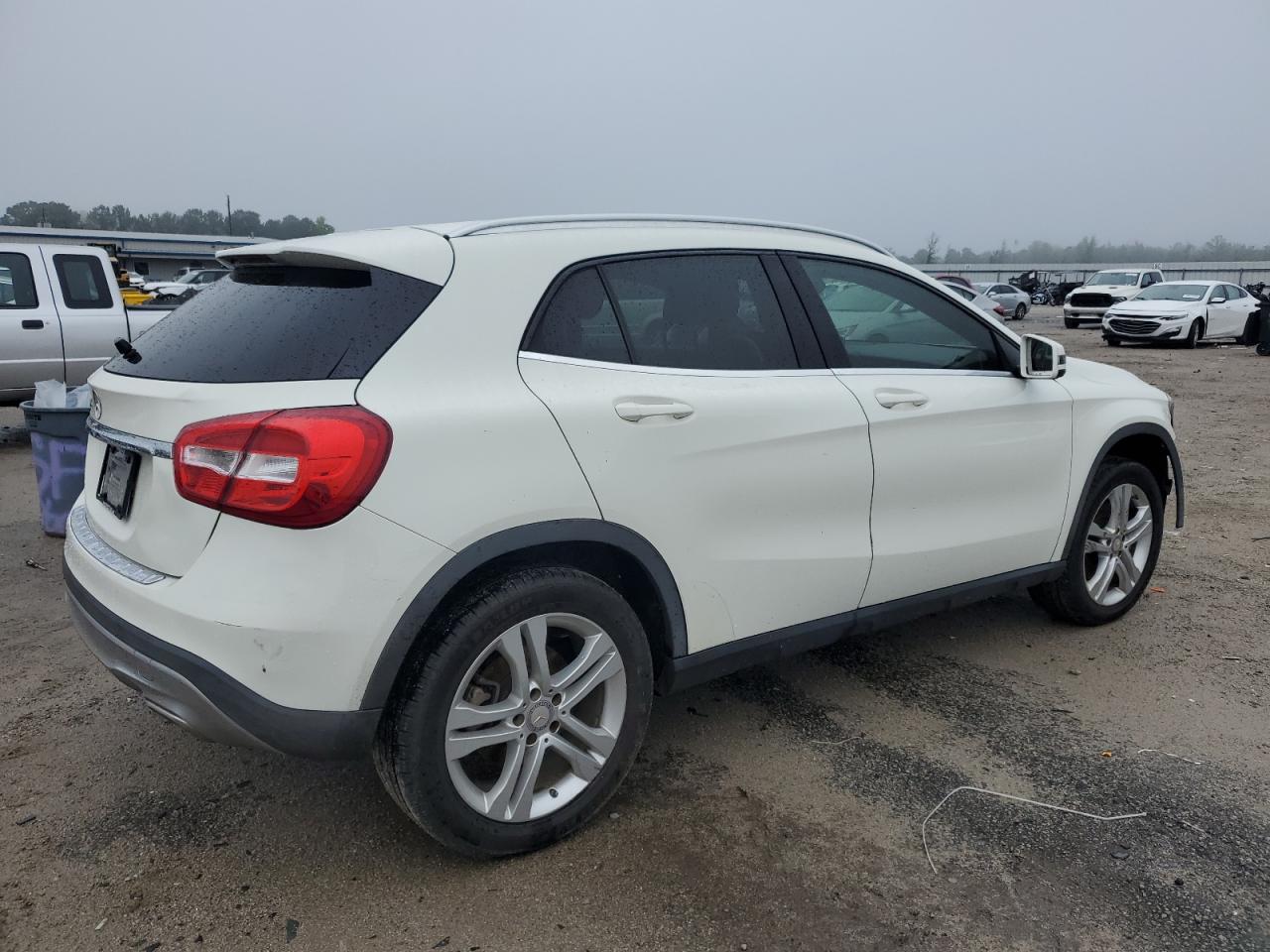 MERCEDES-BENZ GLA-CLASS 2016