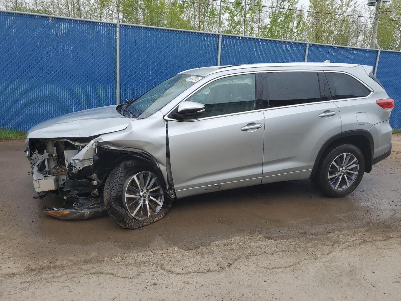 TOYOTA HIGHLANDER SE