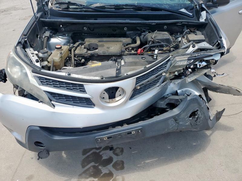2015 TOYOTA RAV4 LE - JTMZFREV4FJ034525