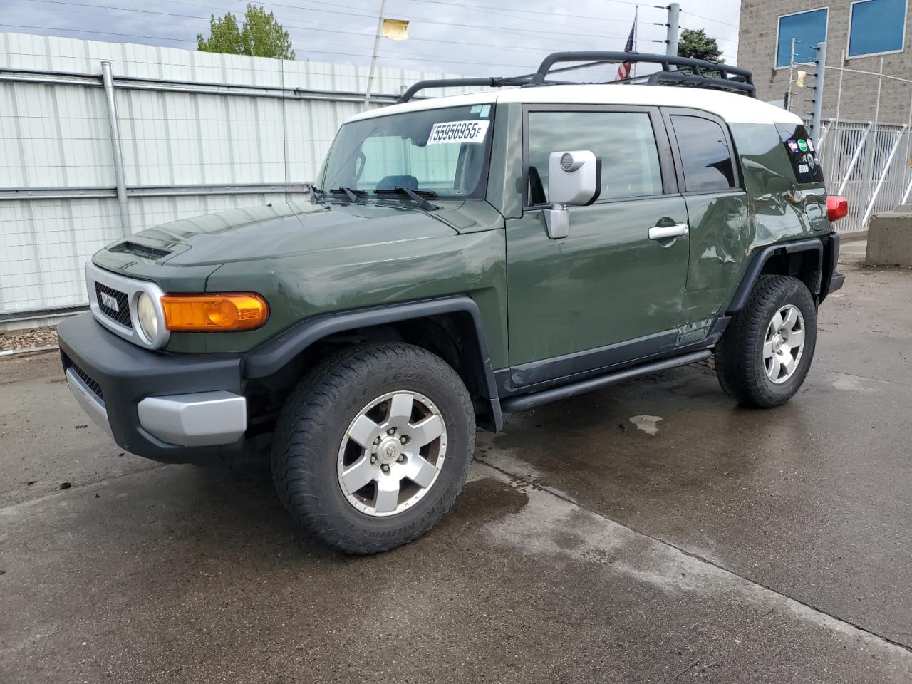 TOYOTA FJ CRUISER