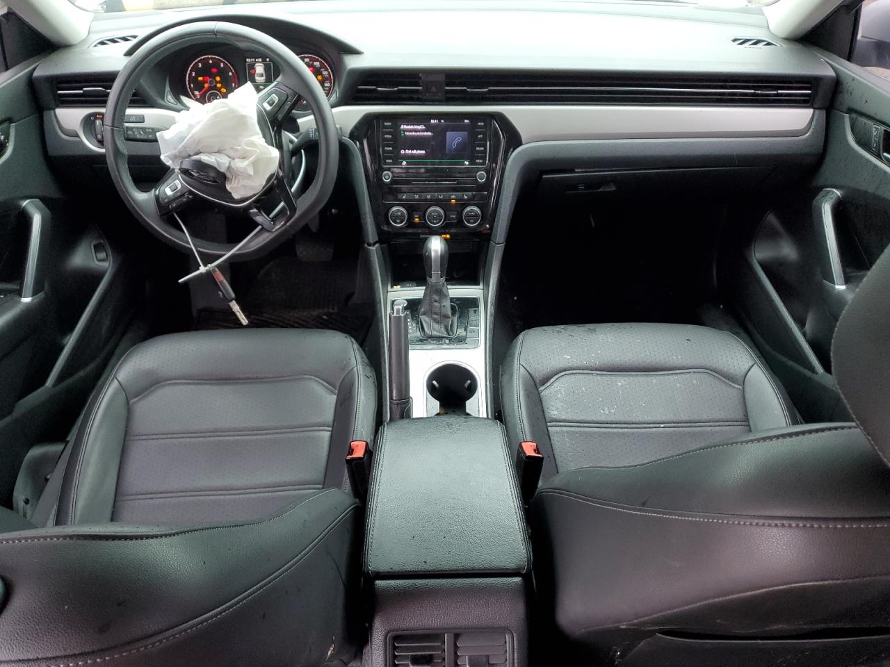 VOLKSWAGEN PASSAT SE