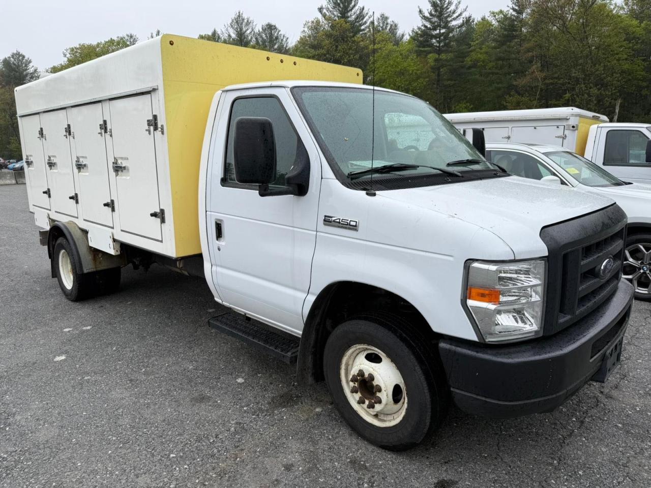 FORD ECONOLINE E450 SUPER DUTY CUTAWAY VAN