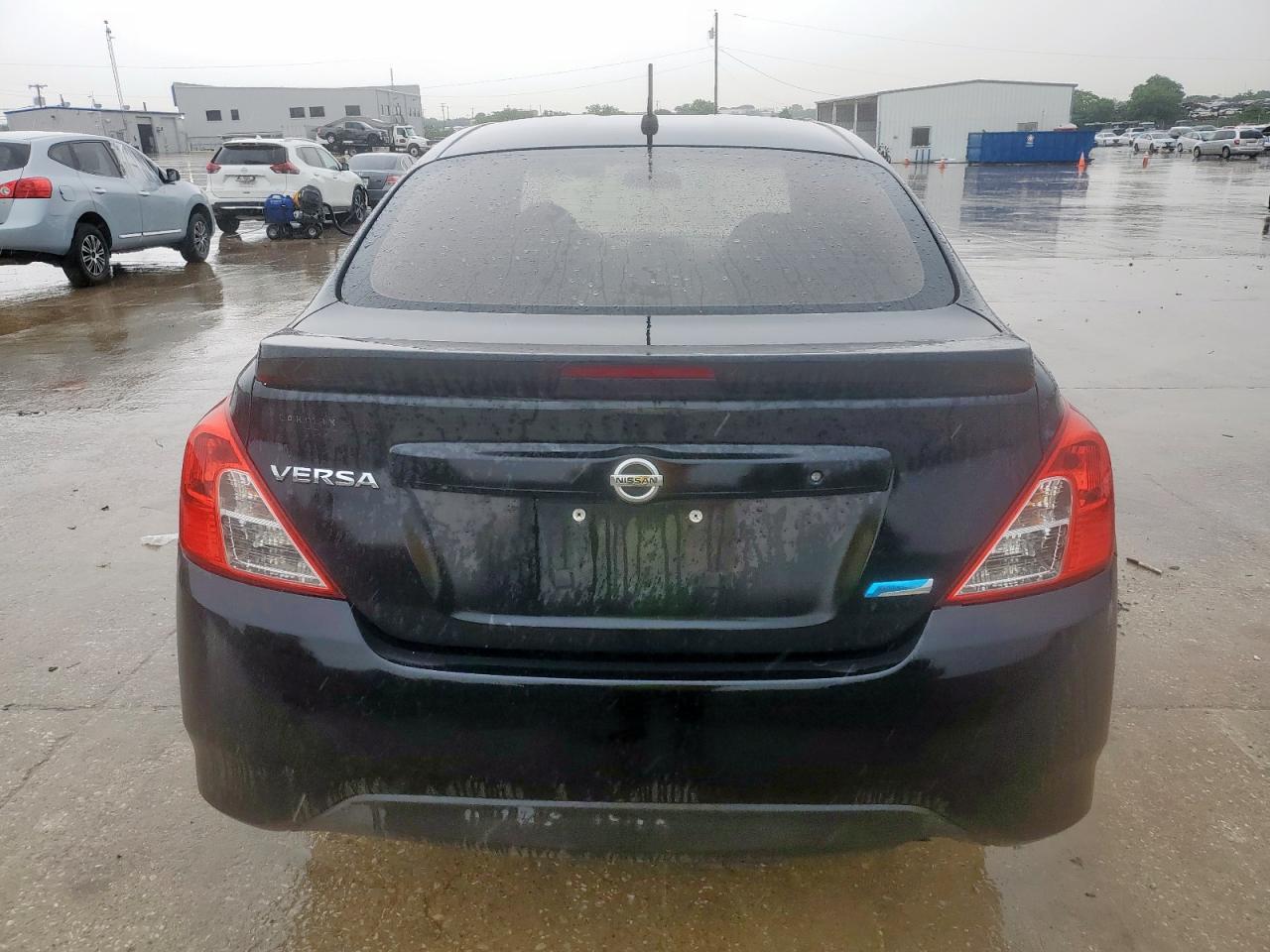 NISSAN VERSA S