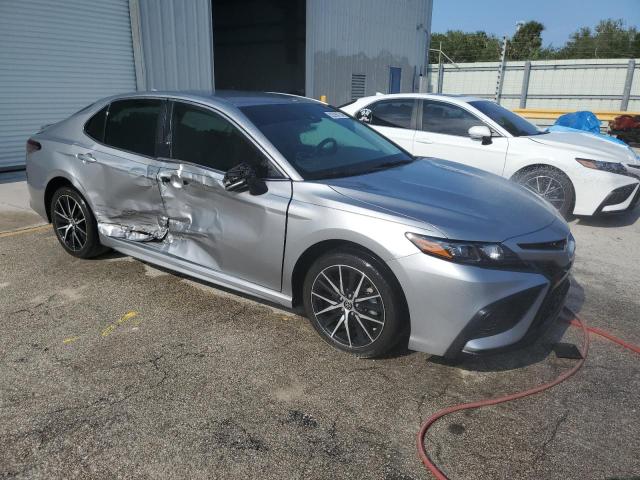Vin: 4t1g11ak1nu647715, lot: 82095754, toyota camry se 20224