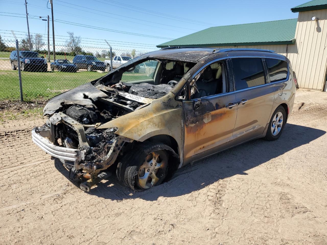 CHRYSLER PACIFICA TOURING L PLUS