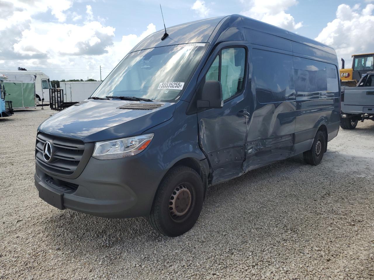  Salvage Mercedes-Benz Sprinter